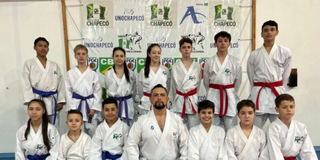 Natação de Chapecó conquista medalha em competição nacional - Chapecó -  Unochapecó